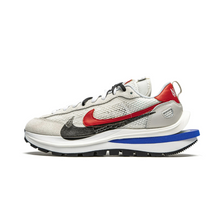 Load image into Gallery viewer, Nike Vaporwaffle sacai Sport Fuchsia Game Royal
