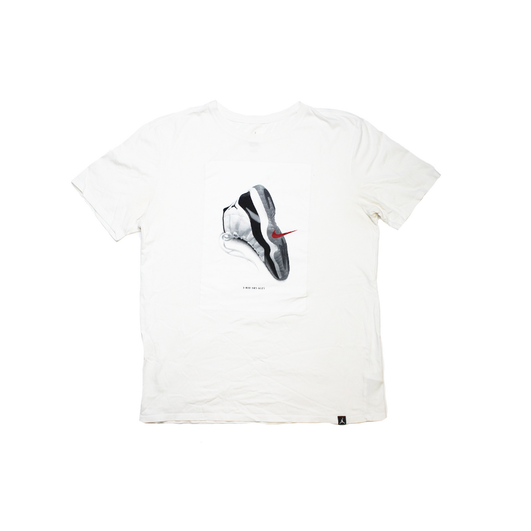 Nike Air Jordan 11 Sneaker White Tee