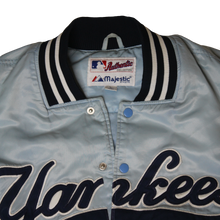 Load image into Gallery viewer, Authentic Collection Majestic Athletic Satin New York &#39;&#39;Yankees&#39;&#39; Jacket (L)
